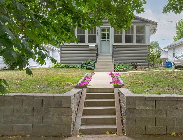 Building Photo - 1520 Forest Ave