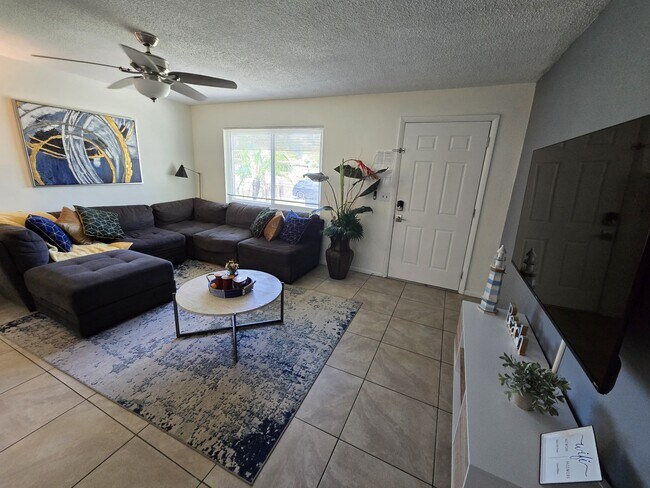 Foto del edificio - 1430 Parkview Ln