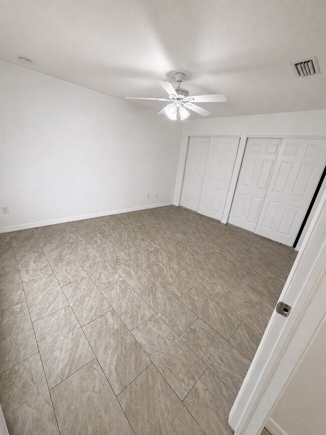 Building Photo - 3019 Walnut Ct