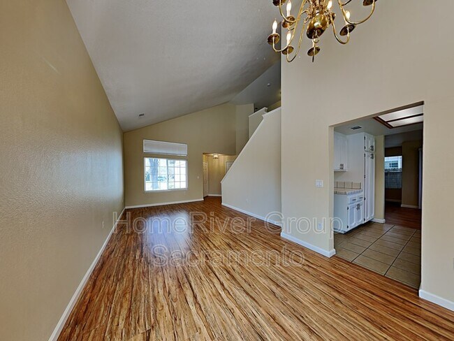 Foto del edificio - 8527 Sunnybrae Dr