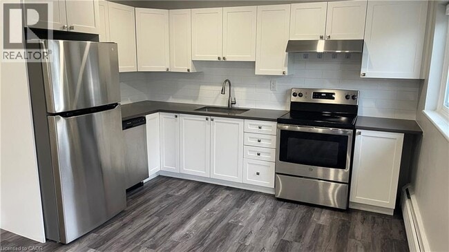 Photo du bâtiment - 410 Hazel St