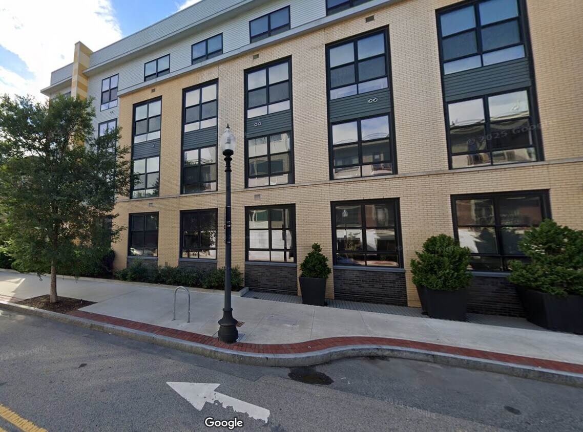 Foto principal - 320 D St