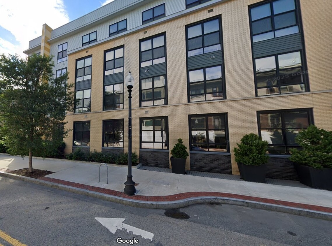 Primary Photo - 320 D St