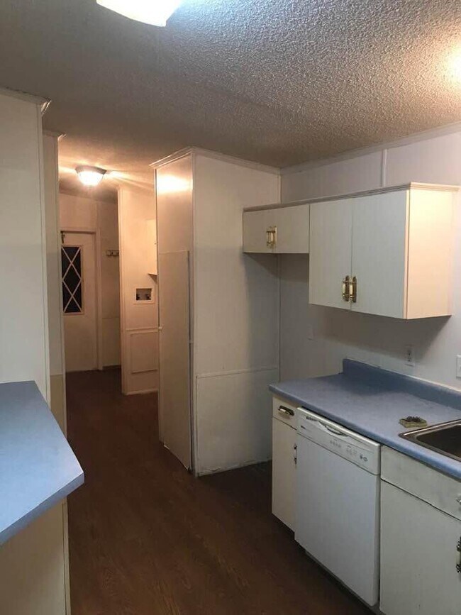 Foto del edificio - 126 Dillard Dr