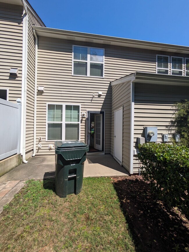 Foto del edificio - 6724 Morgantown St