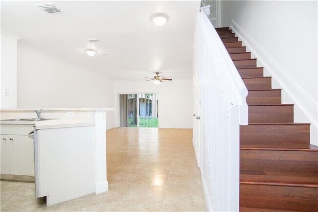 Foto del edificio - 541 St Tropez Ln