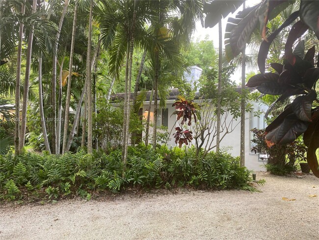 Building Photo - 350 Hibiscus Dr