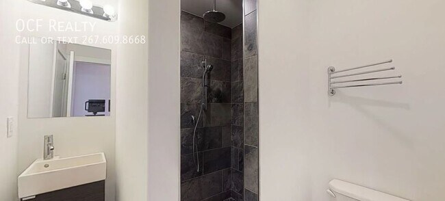 Foto del edificio - 1642 N Marshall St