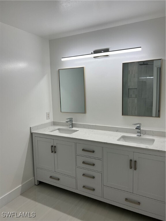 Foto del edificio - 827 Hampton Cir