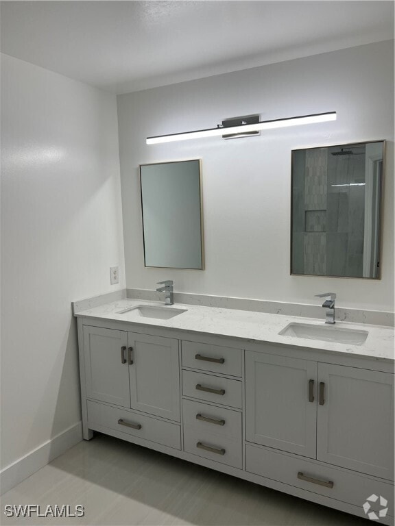 Building Photo - 827 Hampton Cir