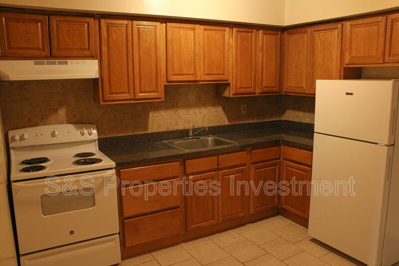 Primary Photo - 1756 S Idaho St