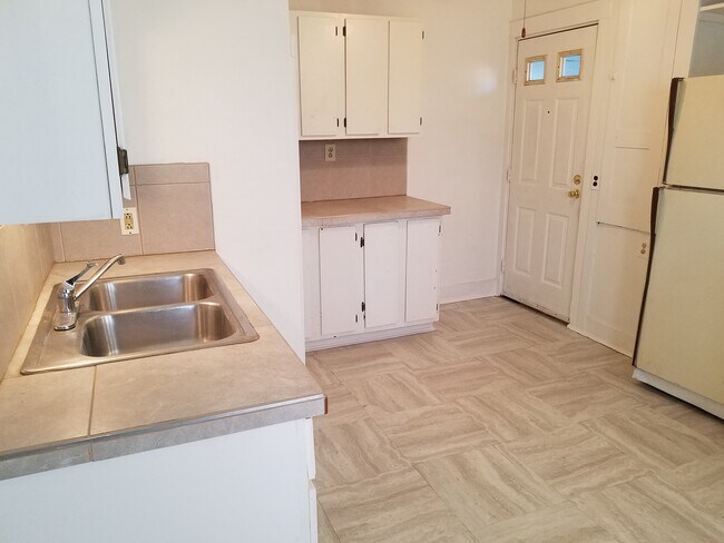 Cocina - 114 Roser St