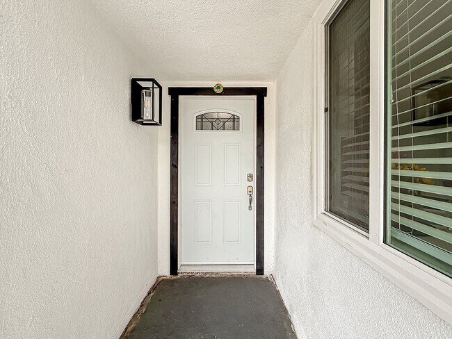 Foto del edificio - 717 Watson Ave