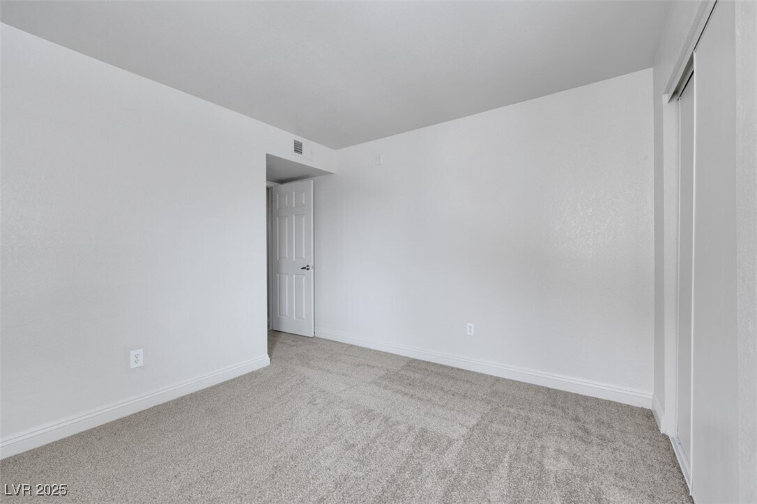 Foto del edificio - 6500 W Lake Mead Blvd