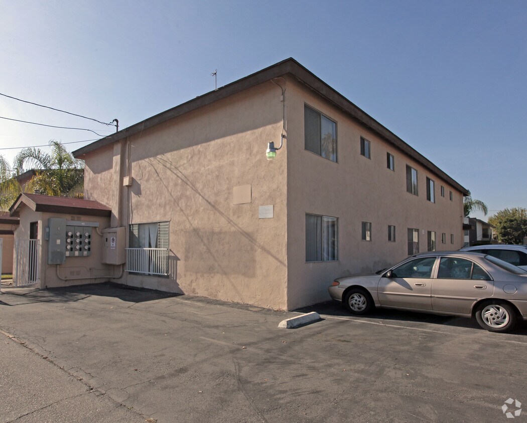 Foto del edificio - Flower Apartments