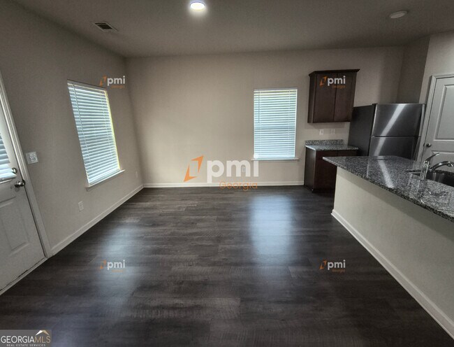 Foto del edificio - 101 Cypress Point