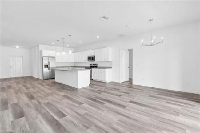 Foto del edificio - 422 NE 20th St