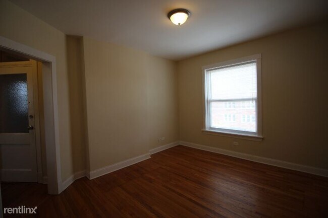 Foto del edificio - 5029 N Western Ave