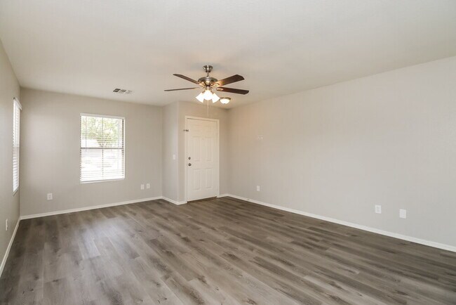 Building Photo - 3648 E Constitution Dr