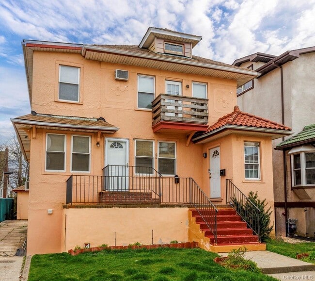 Building Photo - 66 E Walnut St