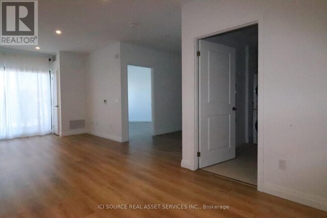 Building Photo - 525 New Dundee Rd