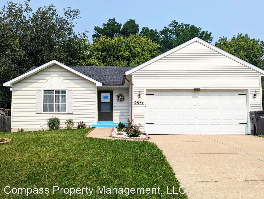 Primary Photo - 3 br, 2 bath House - 2831 Paddington Dr SE