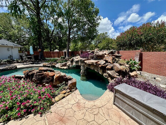 Foto del edificio - 7002 Greatwood Trails Ct