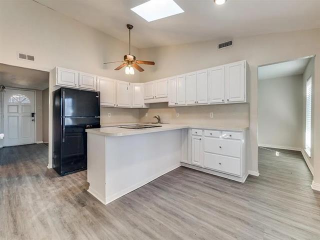 Foto del edificio - 1330 Iris Ln
