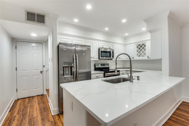 Foto del edificio - 4411 Gilbert Ave