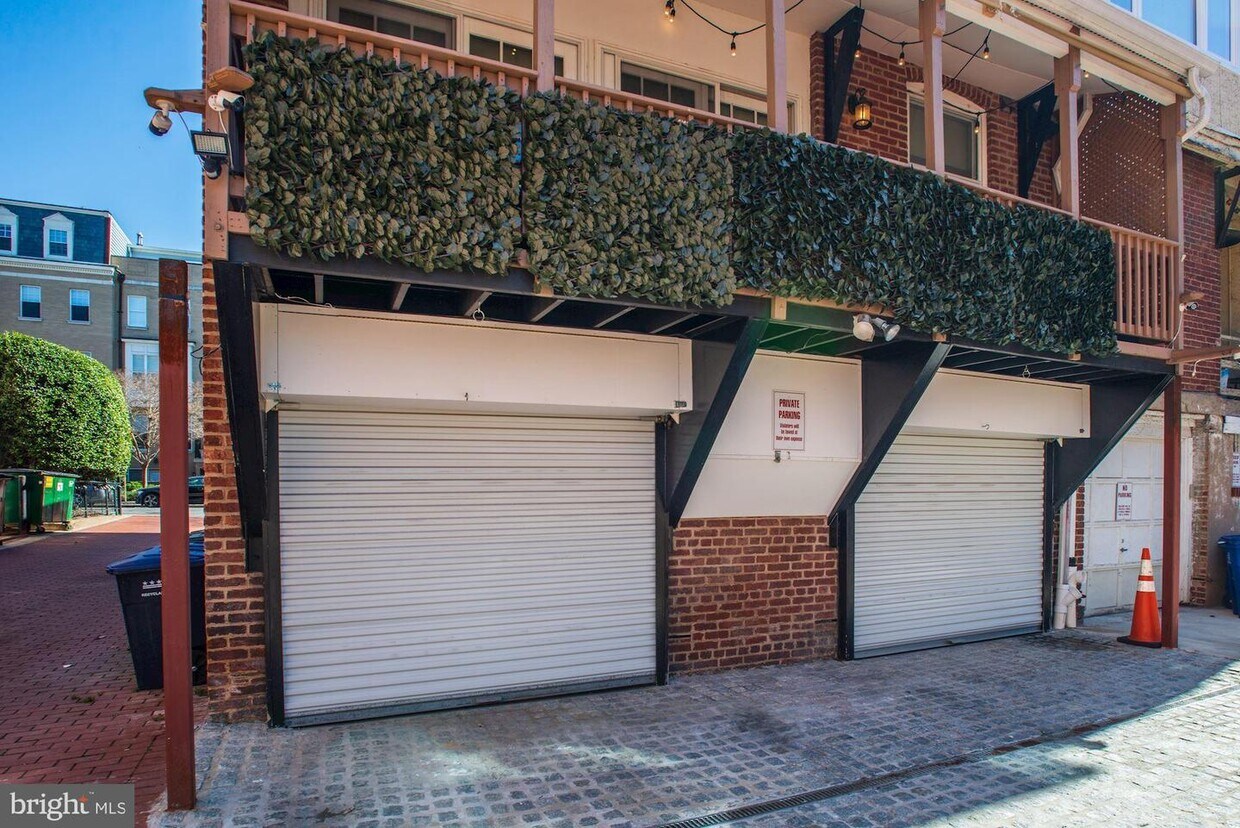 Foto principal - 2404 20th St NW