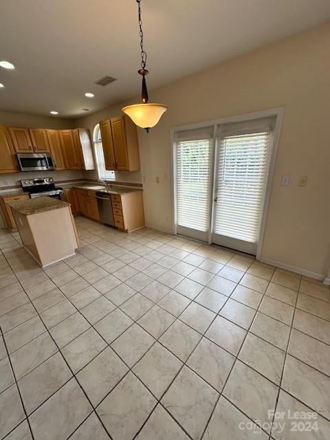Building Photo - 9512 Autumn Applause Dr