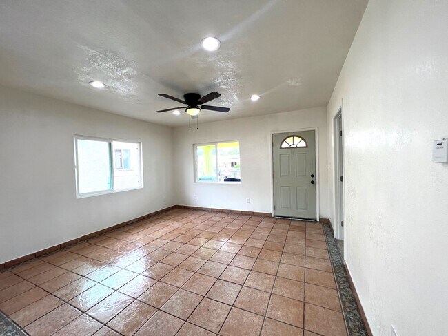 Foto del edificio - 5317 Ascot Ave