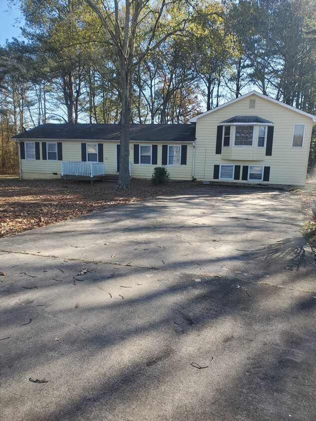 Front - 320 Harold Dr