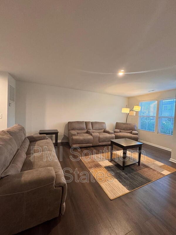 Foto del edificio - 358 Hobson Wy