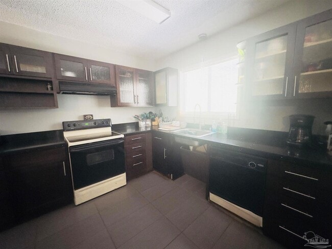 Building Photo - 581 Calhoun Ave