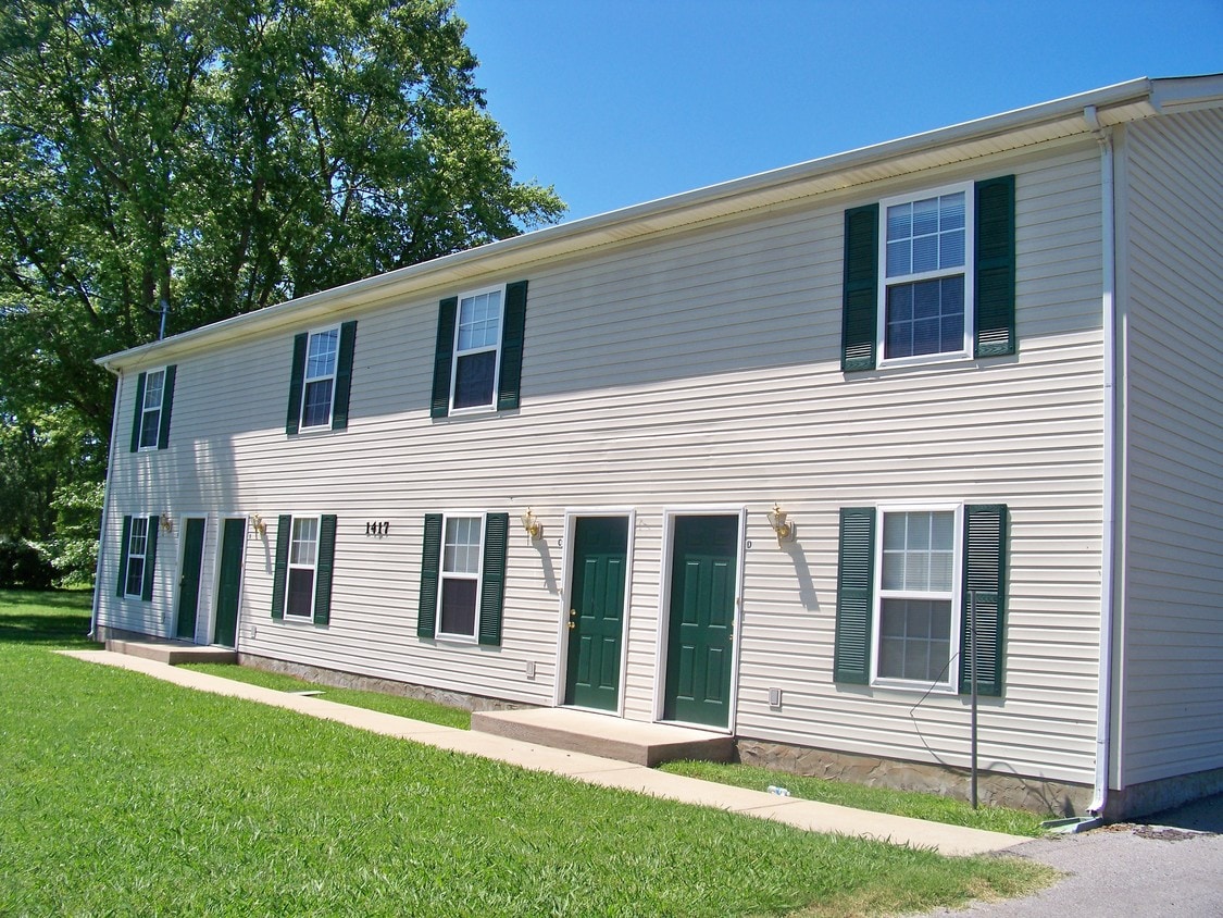 1106 N Lakeshore Dr, Murfreesboro, TN 37130 Apartments in