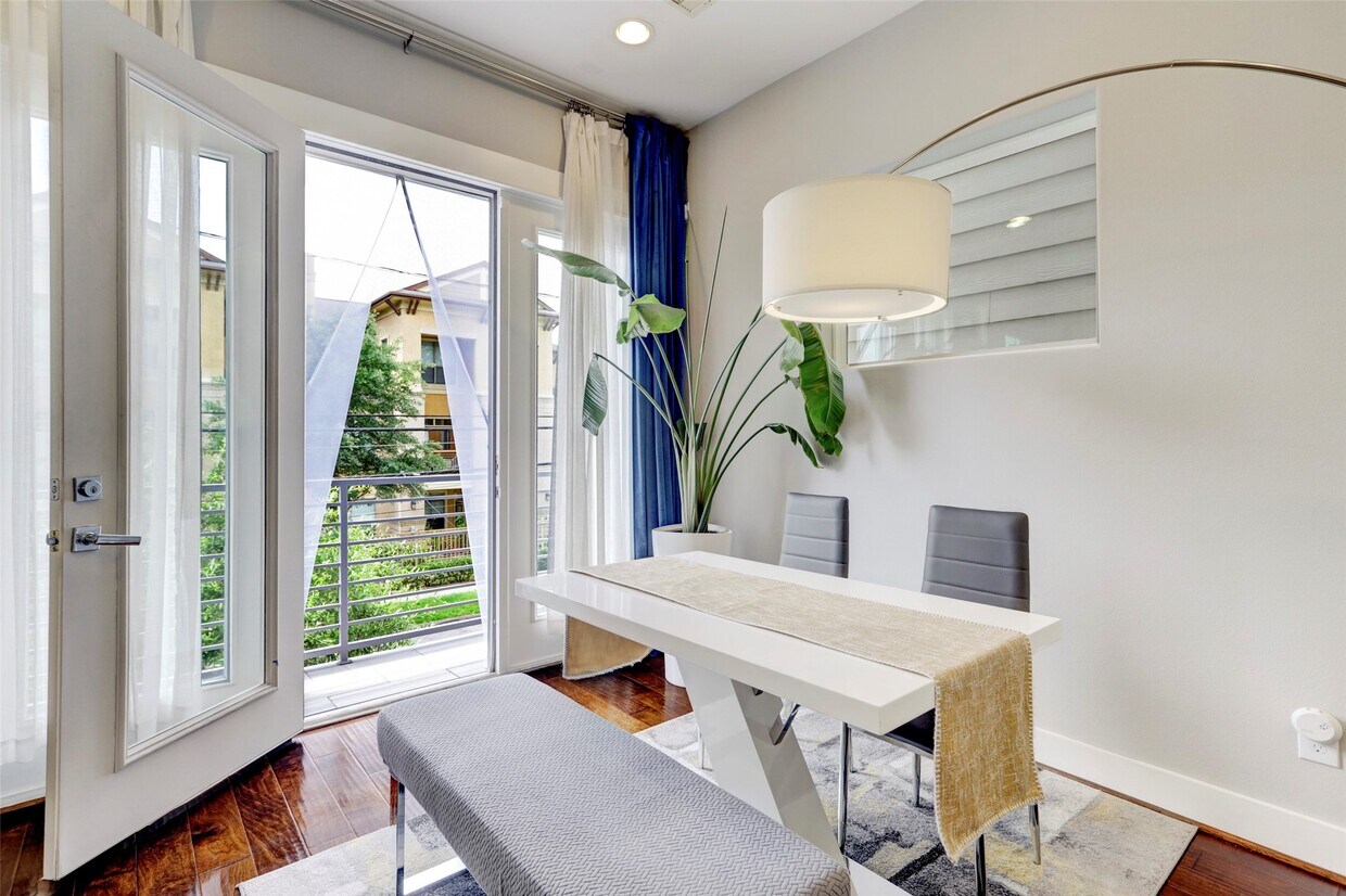 Foto principal - 3109 Gillespie St