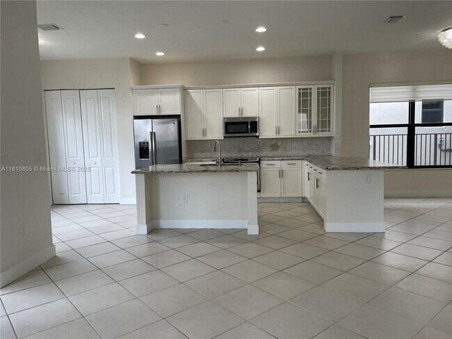 Building Photo - 3316 W 98th Pl