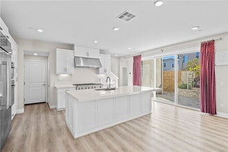 Building Photo - 124 Zawn