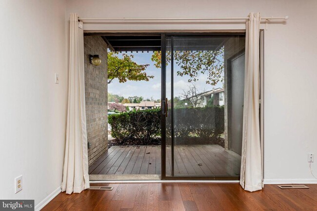 Foto del edificio - 802 Raintree Ln