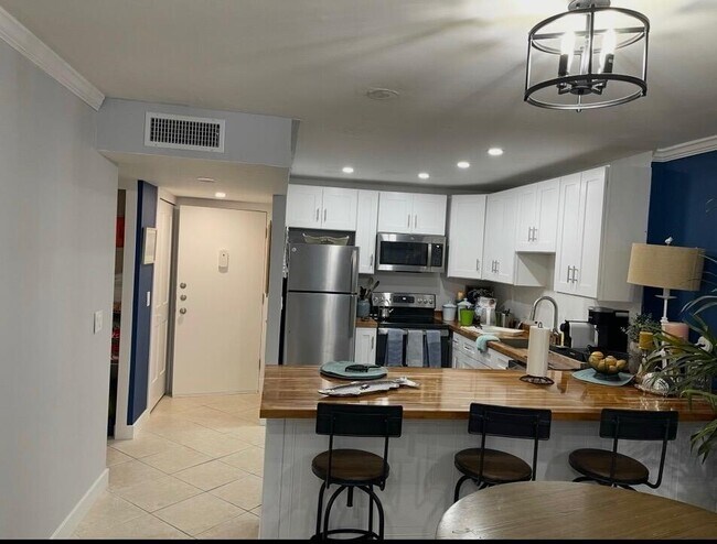 Foto del edificio - 1516 S Lakeside Dr