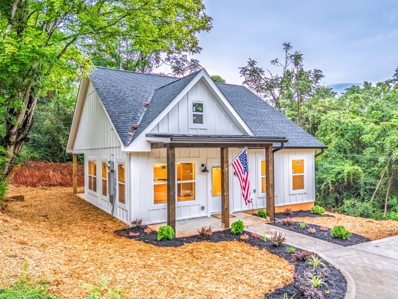 Foto principal - 8706 Highland View Rd