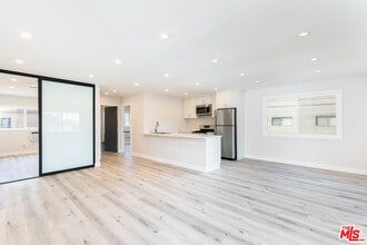 Building Photo - 3872 Bentley Ave