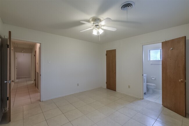 Foto del edificio - 7614 Grape St