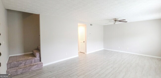 Foto del edificio - 147 Northdale Pl
