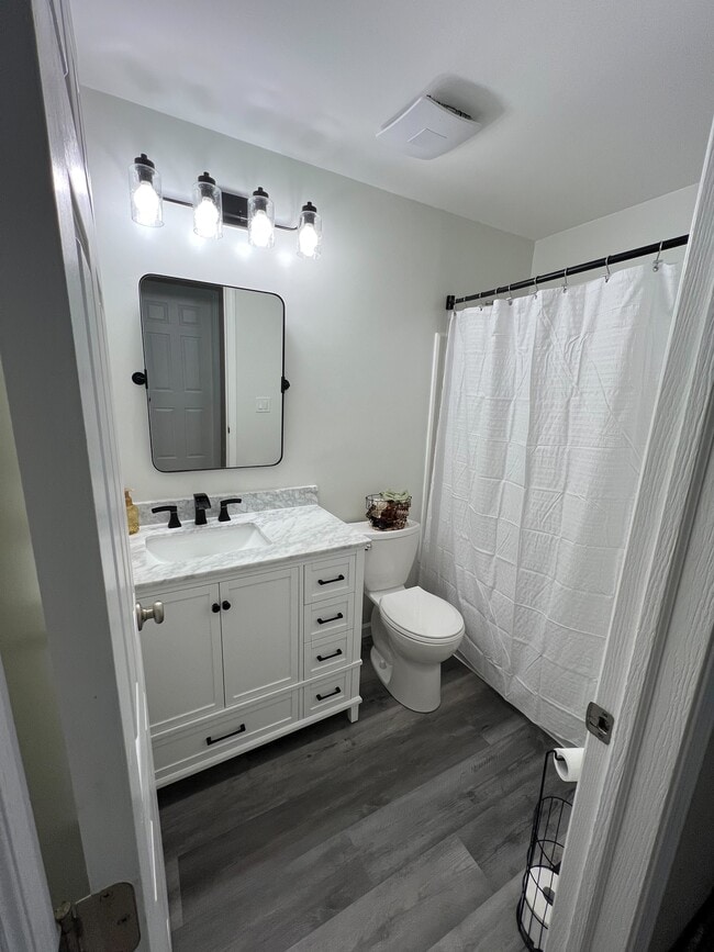 Bath Room - 1312 Jenna Dr