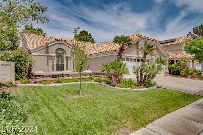 Foto del edificio - 2644 White Pine Dr