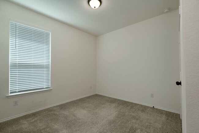 Building Photo - 712 Zelia Gln