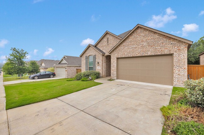 Building Photo - Modern Comfort Meets Style in This Immacul...