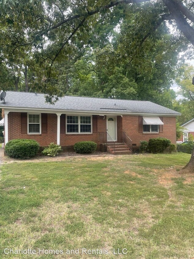 3 br, 1 bath House 3134 Markland Drive House Rental in Charlotte